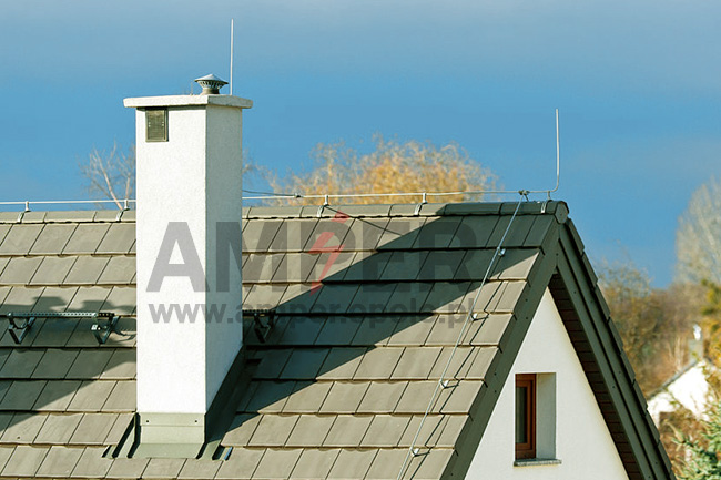 instalacja piorunochronna na dachu domu jednorodzinnego